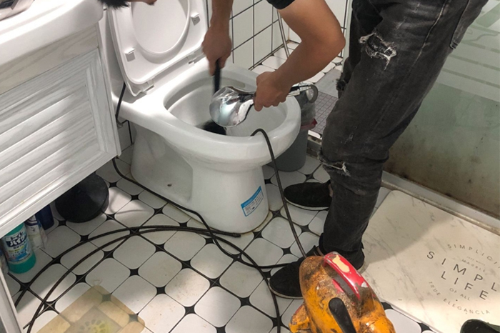 清溪镇马桶堵塞自己疏通还是找师傅？专业上门服务让你省时更省心